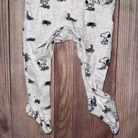 Snoopy Baby 6-9 Months Sleeper - Picture 3 of 7